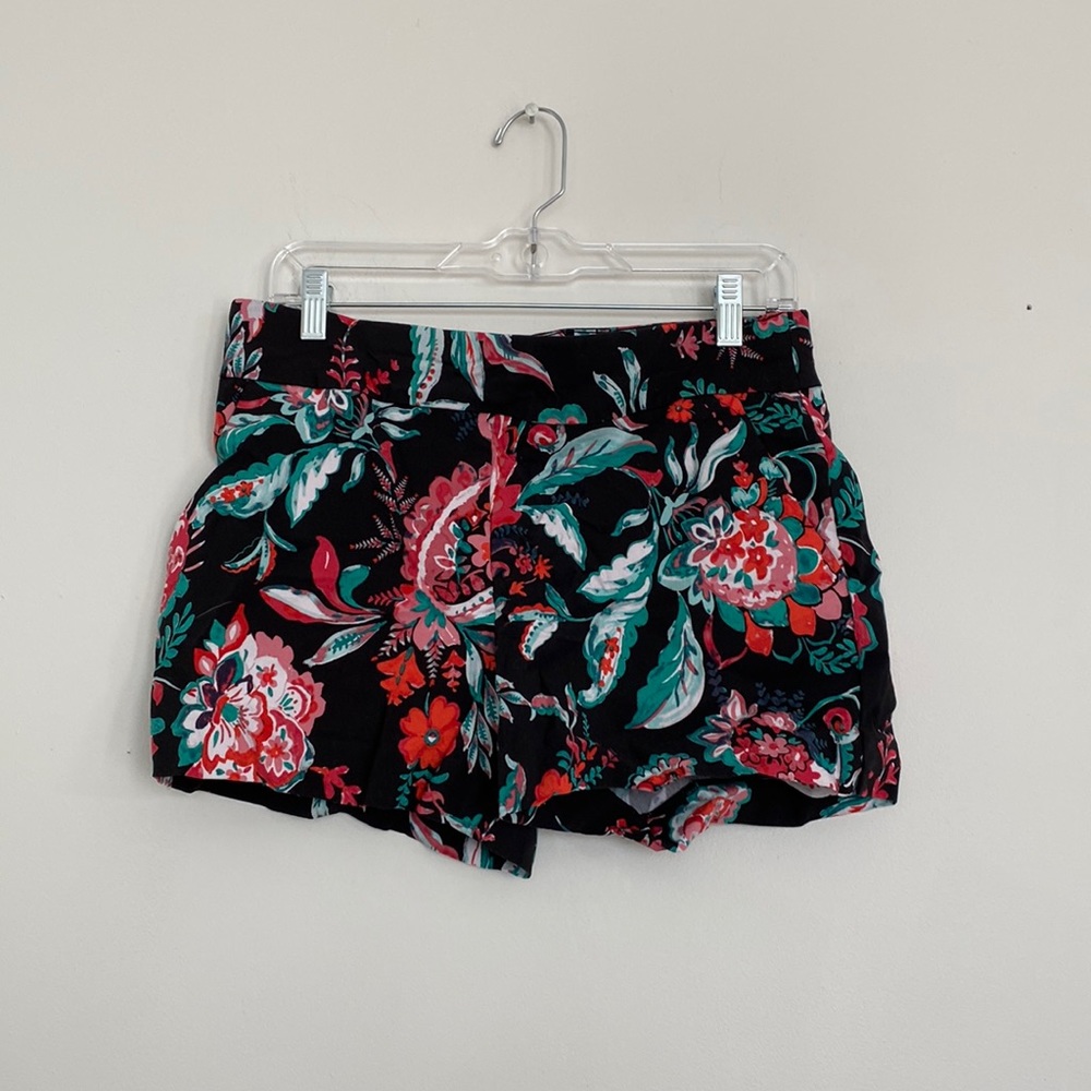 New York and Company Floral Stretchy Shorts